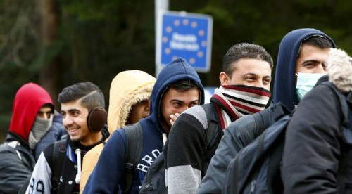 L'UE veut répartir 6000 réfugiés par mois - ảnh 1